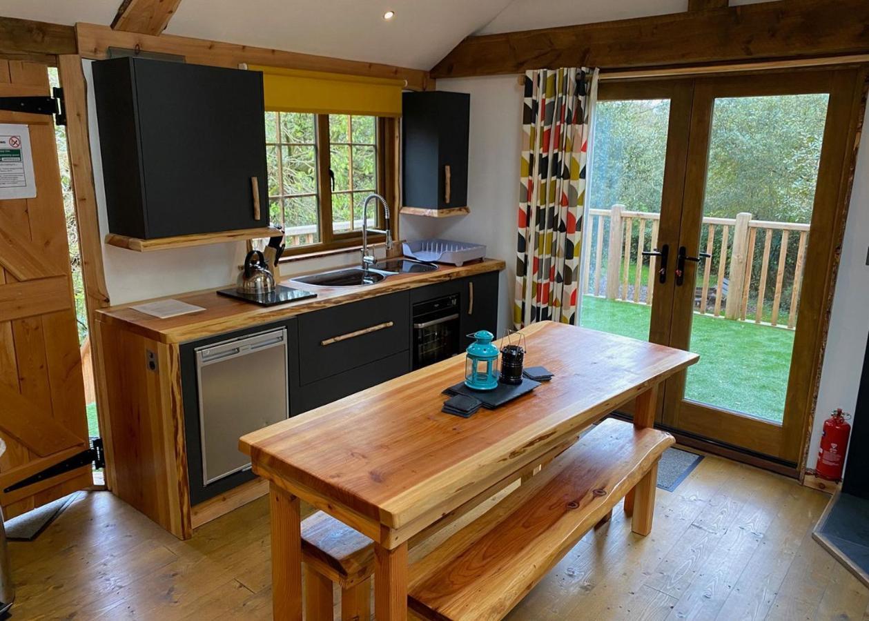 Florence Springs Glamping Gumfreston Esterno foto
